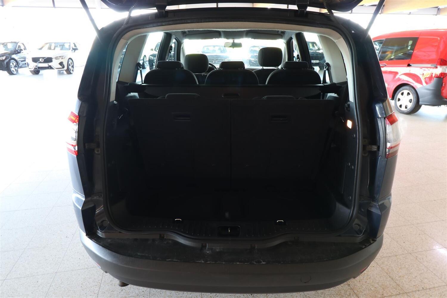 Ford S-MAX vaihtoauto