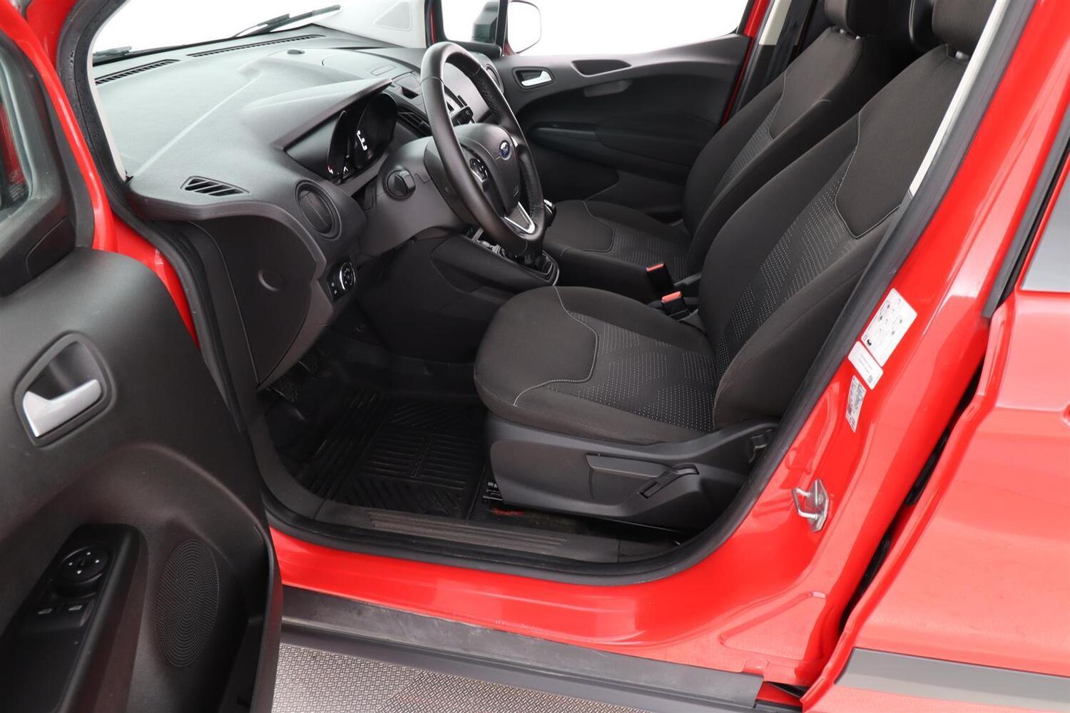 Ford Transit Courier vaihtoauto