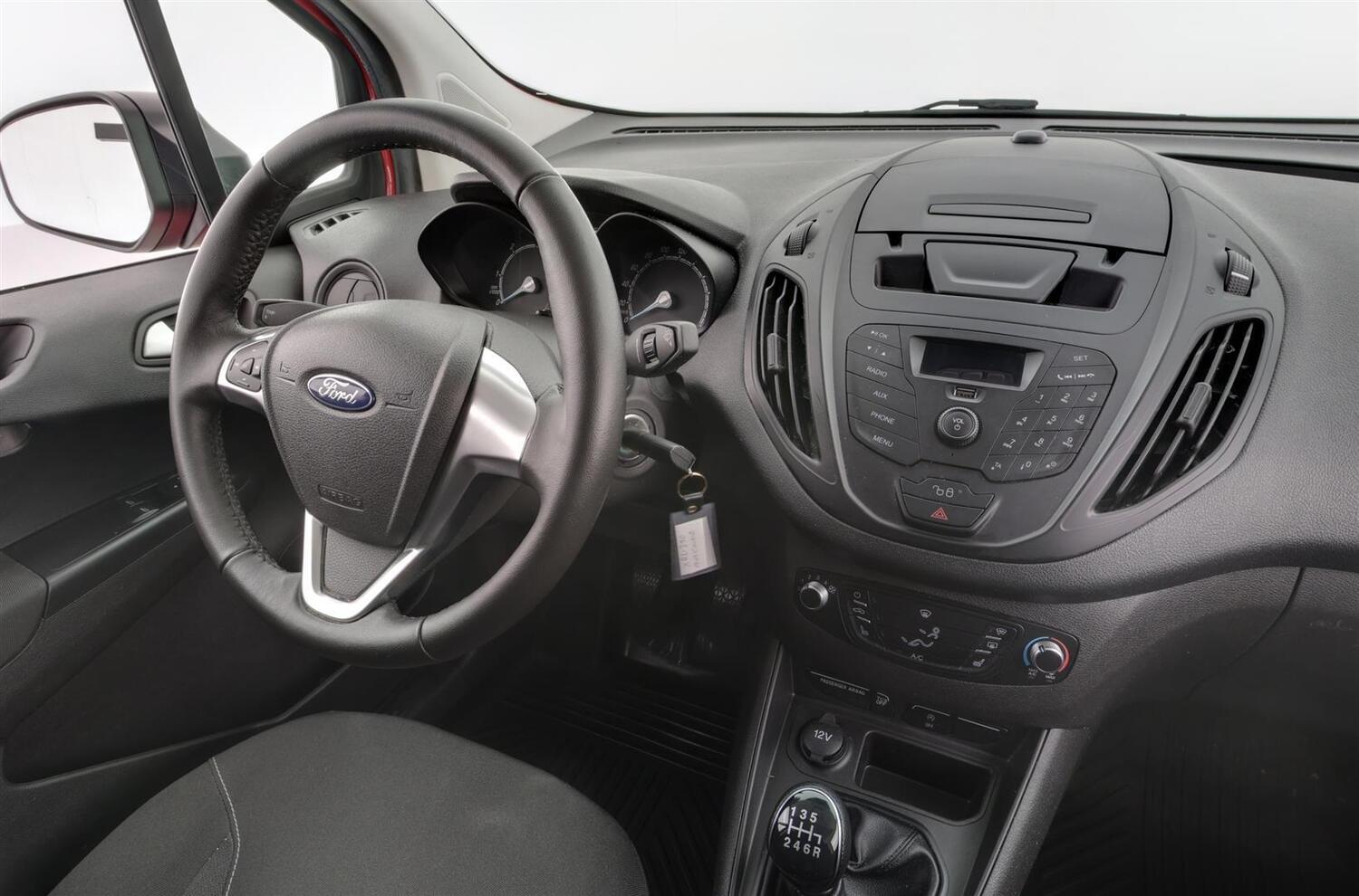 Ford Transit Courier vaihtoauto