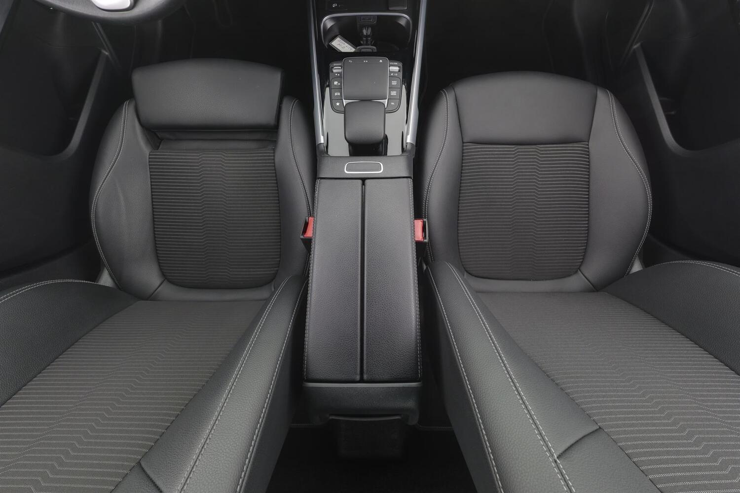 Mercedes-Benz GLB vaihtoauto