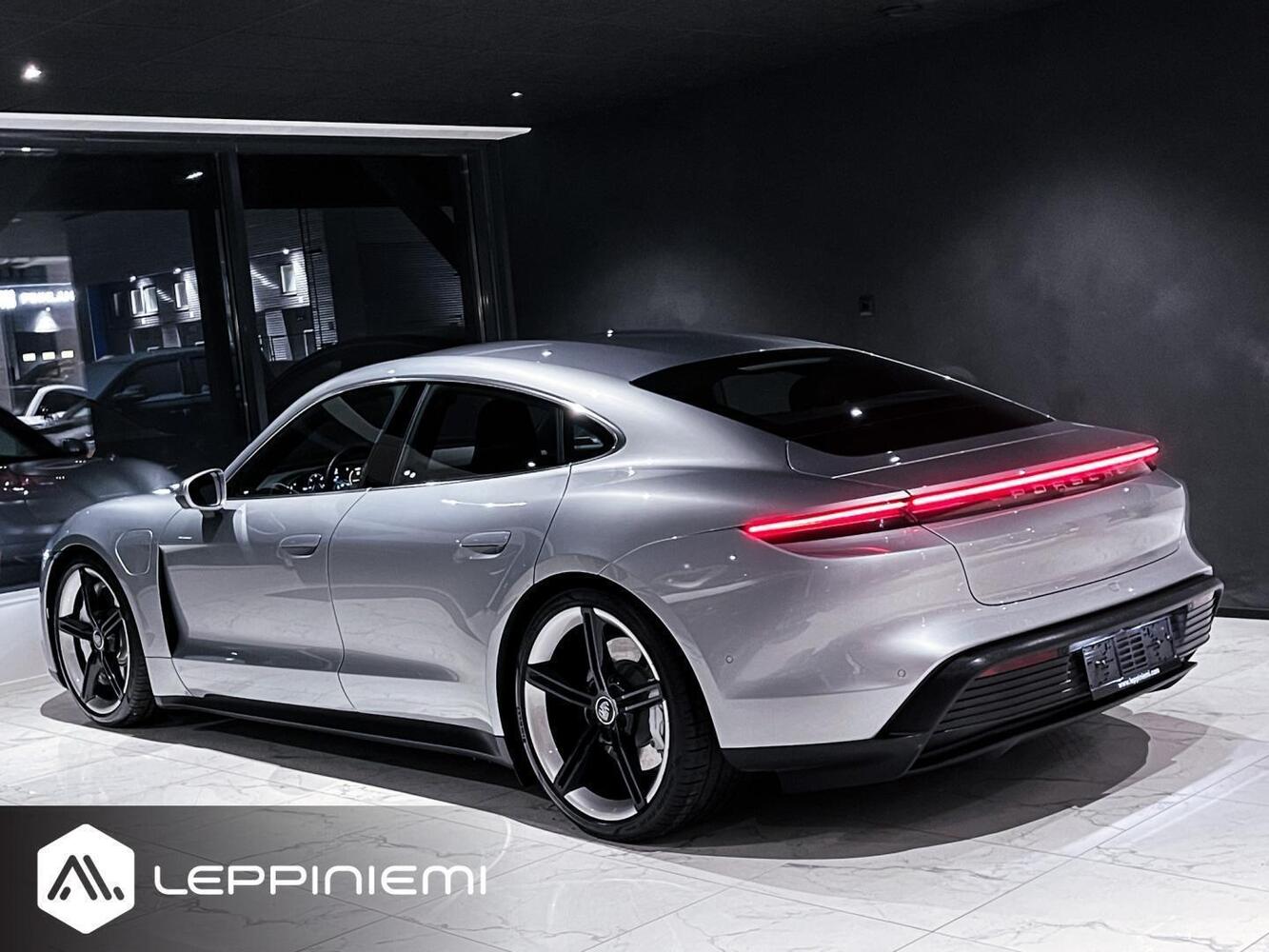 Porsche Taycan vaihtoauto