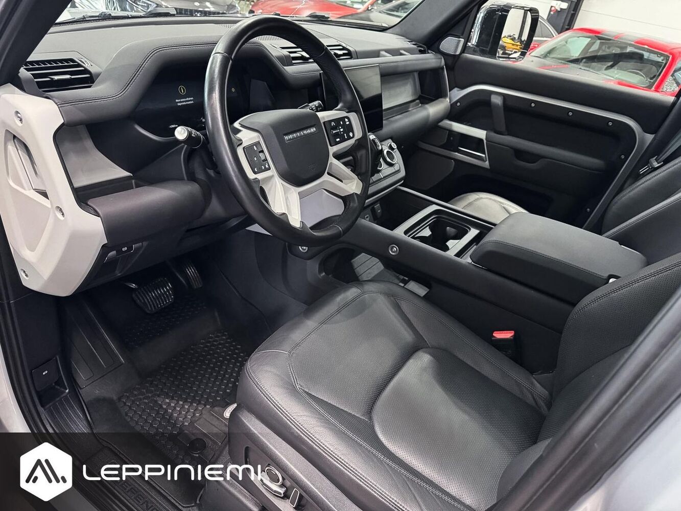 Land Rover Defender vaihtoauto