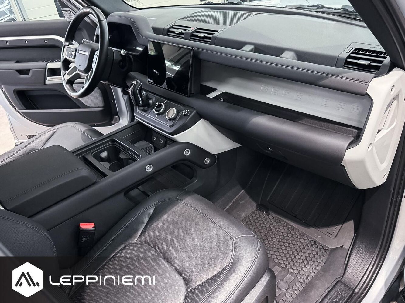 Land Rover Defender vaihtoauto