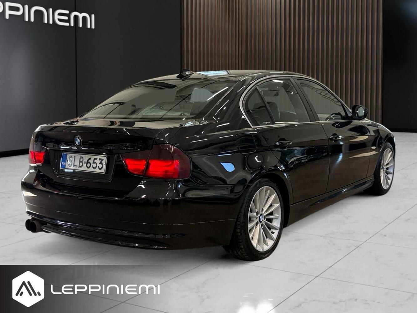 BMW 330 vaihtoauto