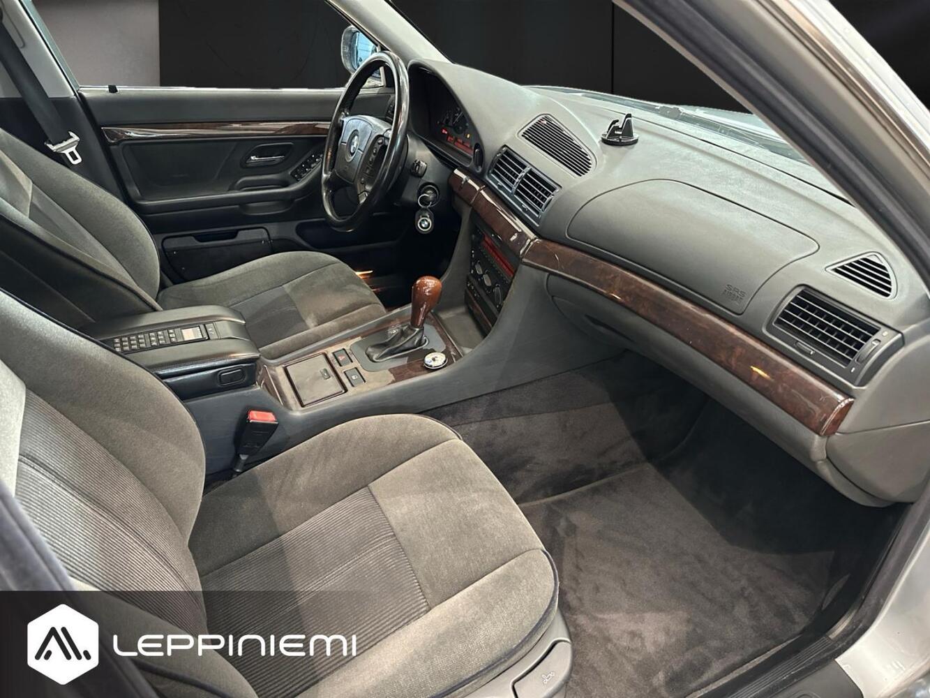 BMW 735 vaihtoauto