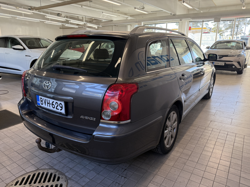 Toyota Avensis vaihtoauto