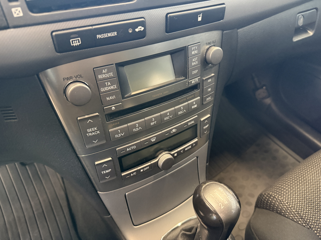Toyota Avensis vaihtoauto