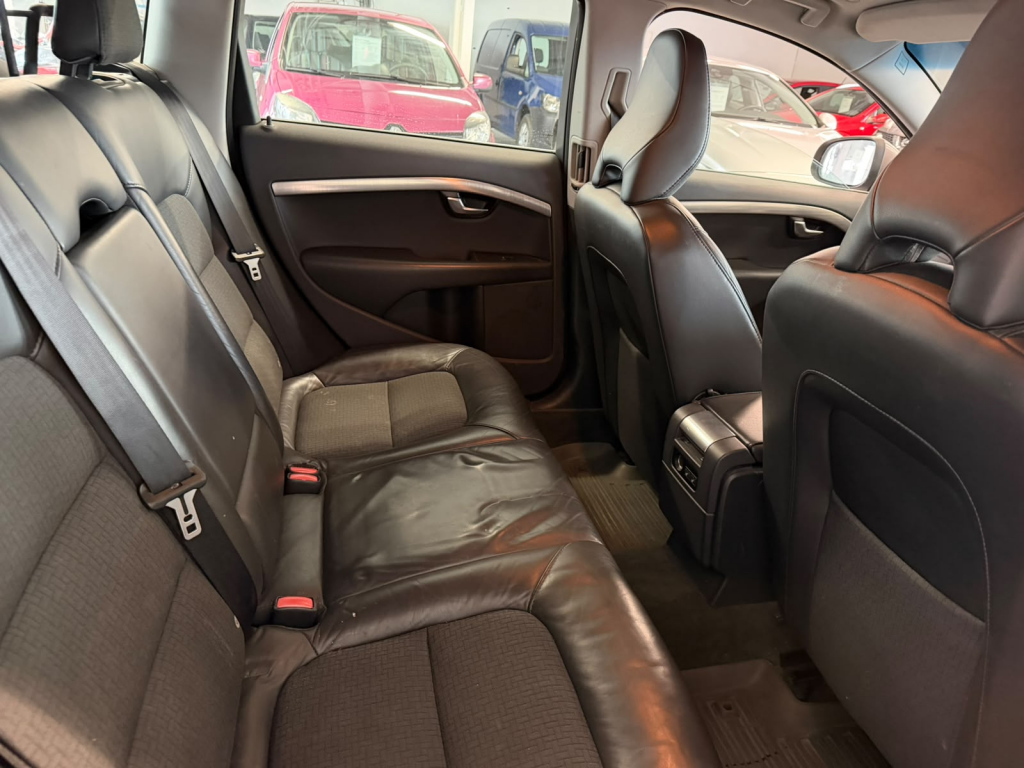 Volvo V70 vaihtoauto
