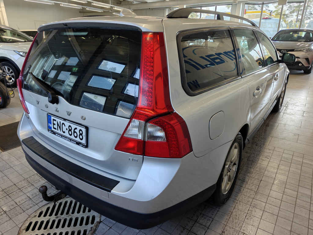 Volvo V70 vaihtoauto