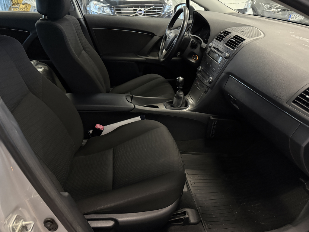 Toyota Avensis vaihtoauto