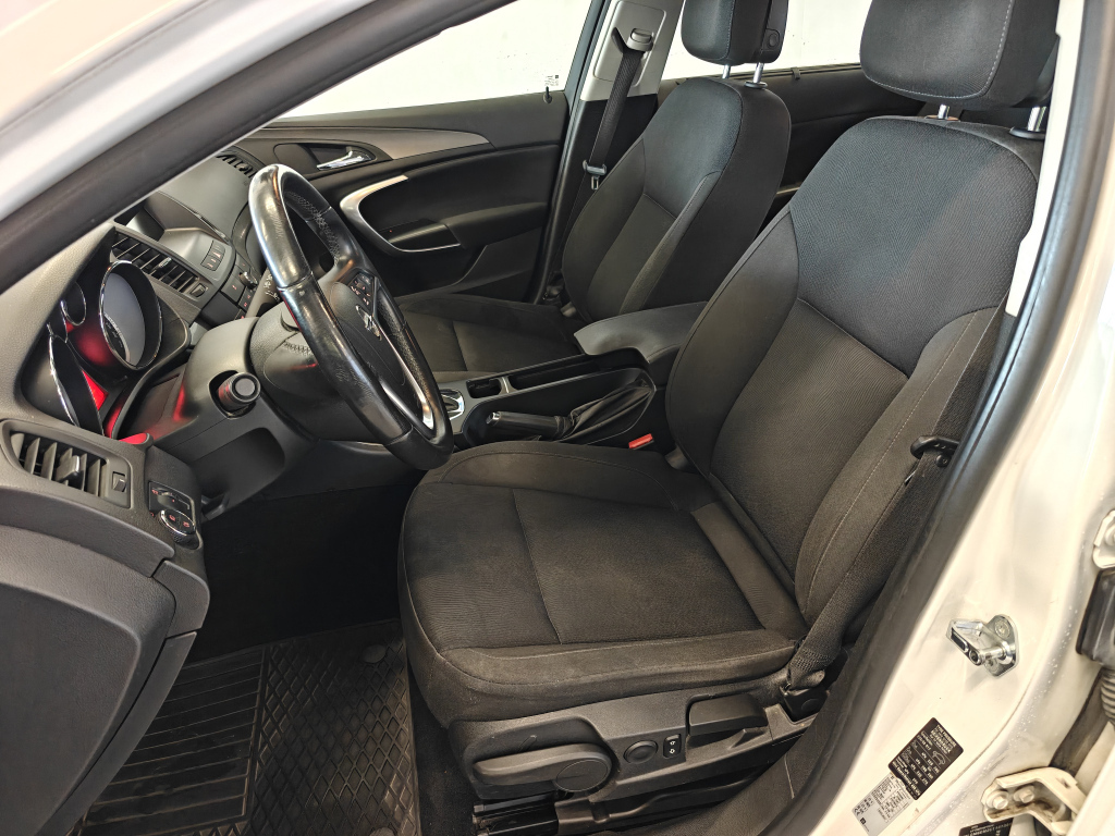 Opel Insignia vaihtoauto