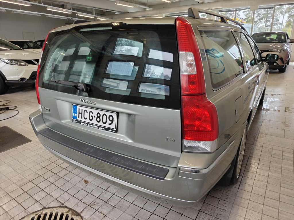 Volvo V70 vaihtoauto