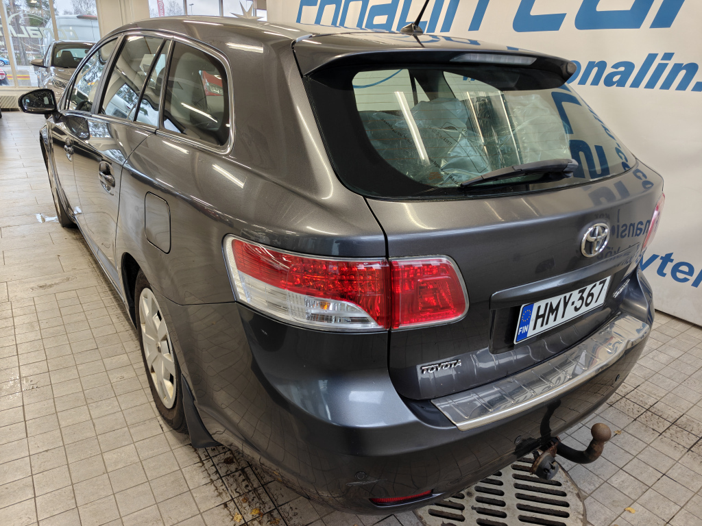 Toyota Avensis vaihtoauto