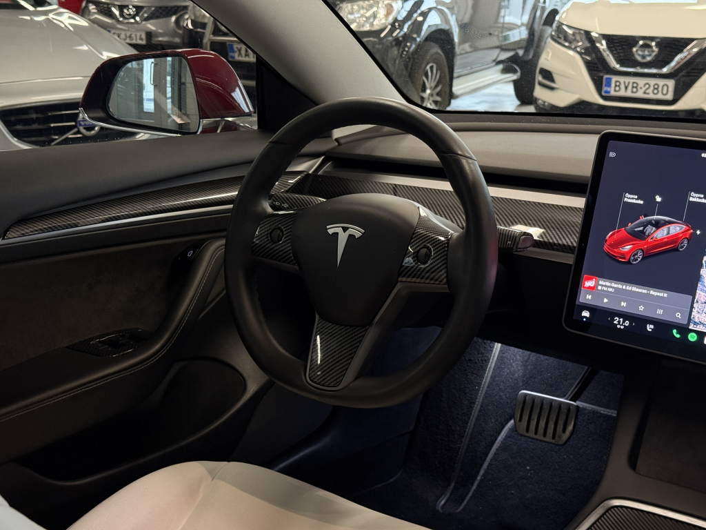 Tesla Model 3 vaihtoauto
