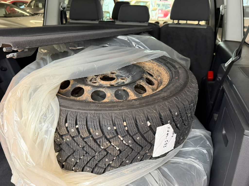 Volkswagen Caddy Maxi vaihtoauto