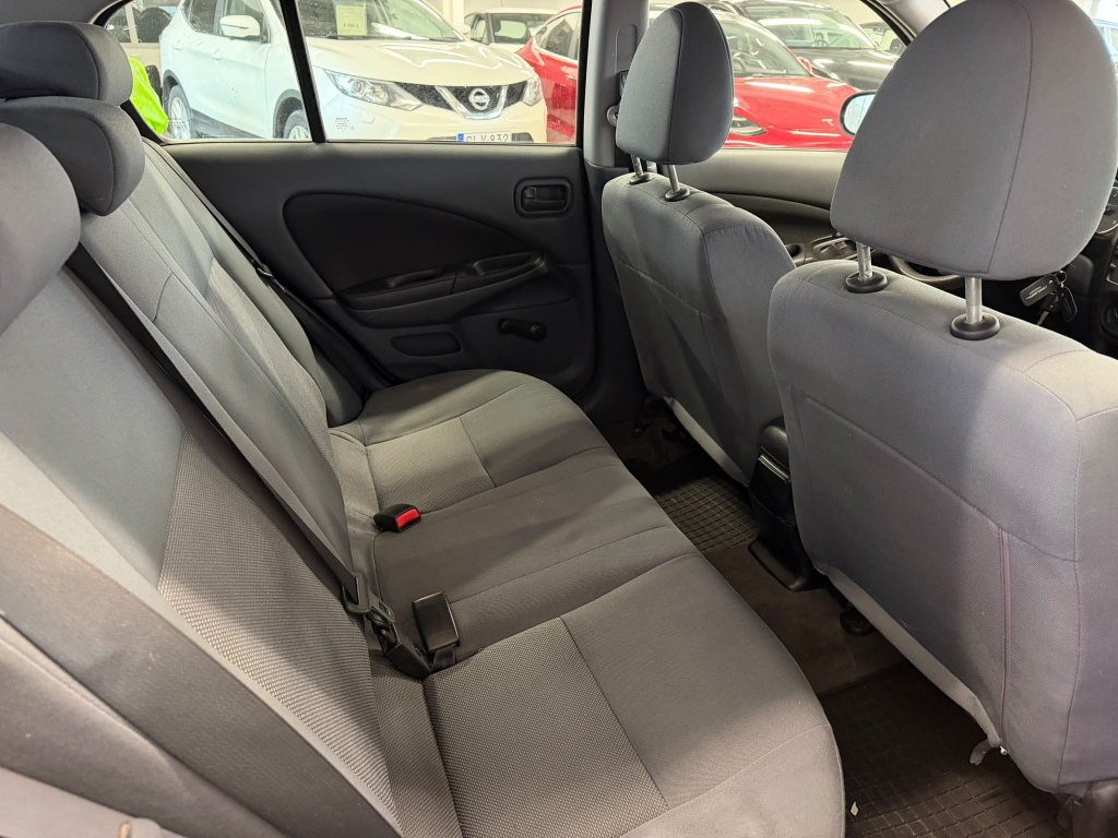 Nissan Almera vaihtoauto