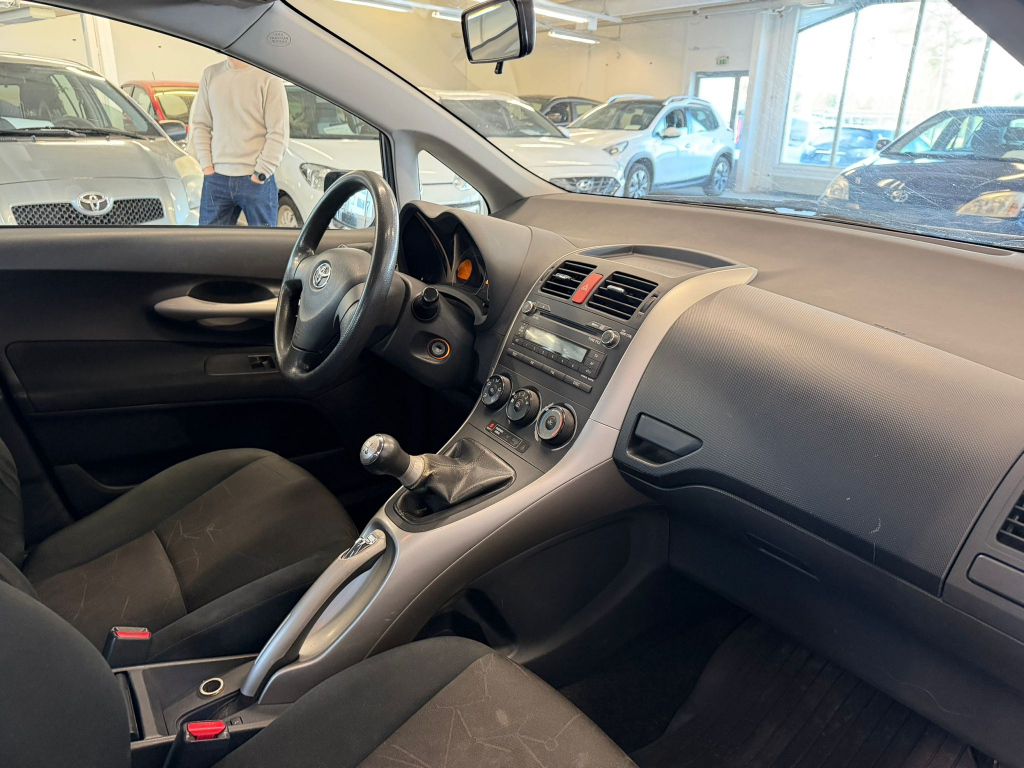 Toyota Auris vaihtoauto