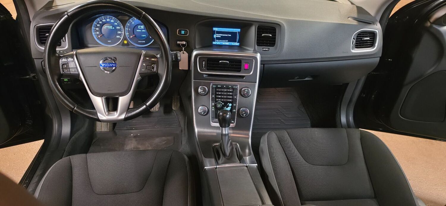 Volvo V60 vaihtoauto
