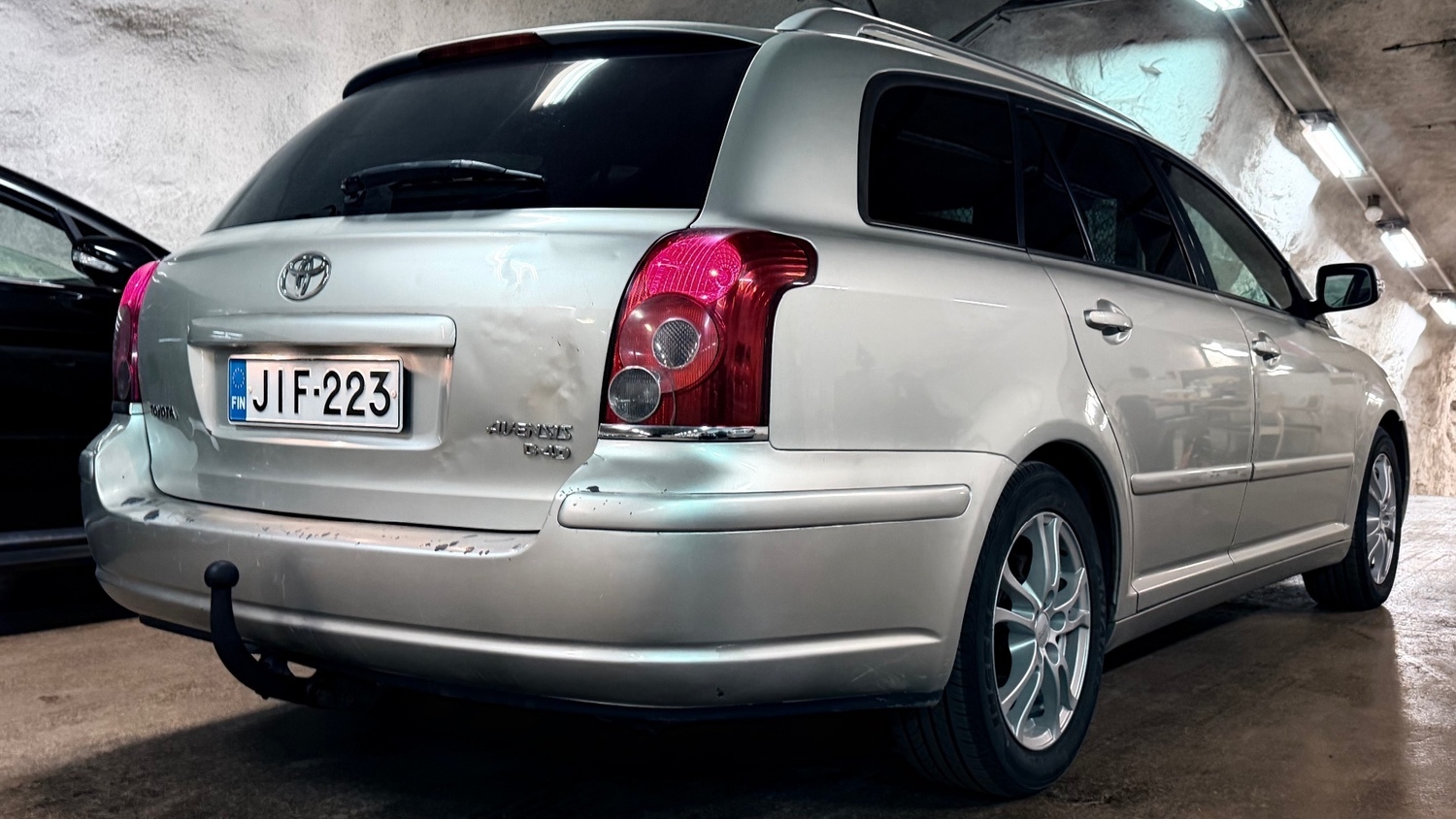 Toyota Avensis vaihtoauto