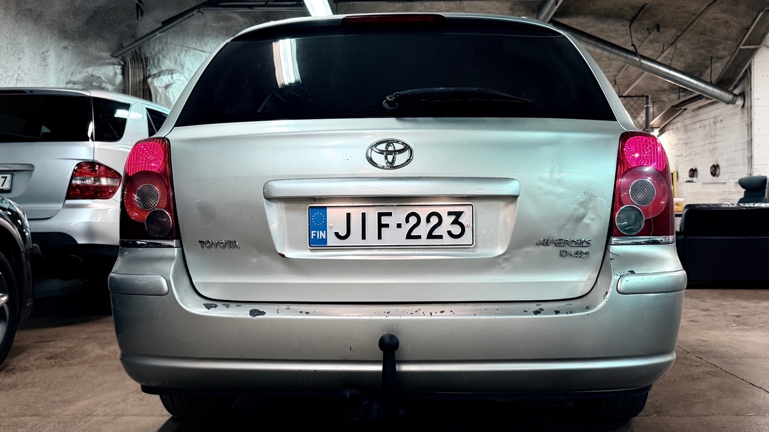Toyota Avensis vaihtoauto
