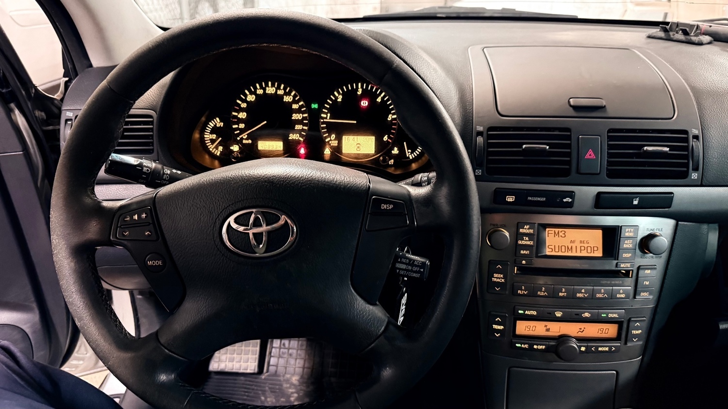 Toyota Avensis vaihtoauto