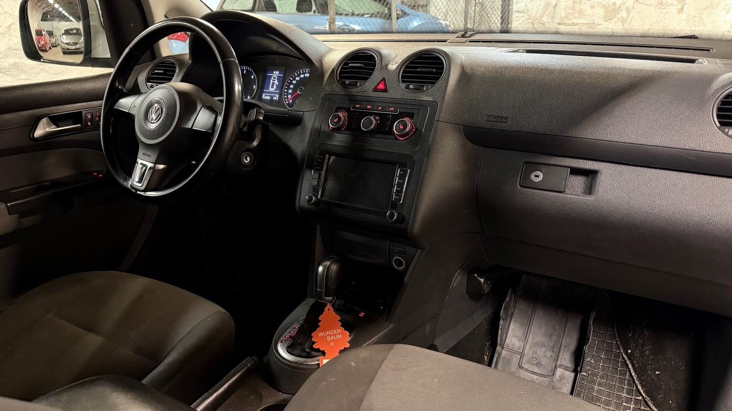 Volkswagen Caddy Maxi vaihtoauto