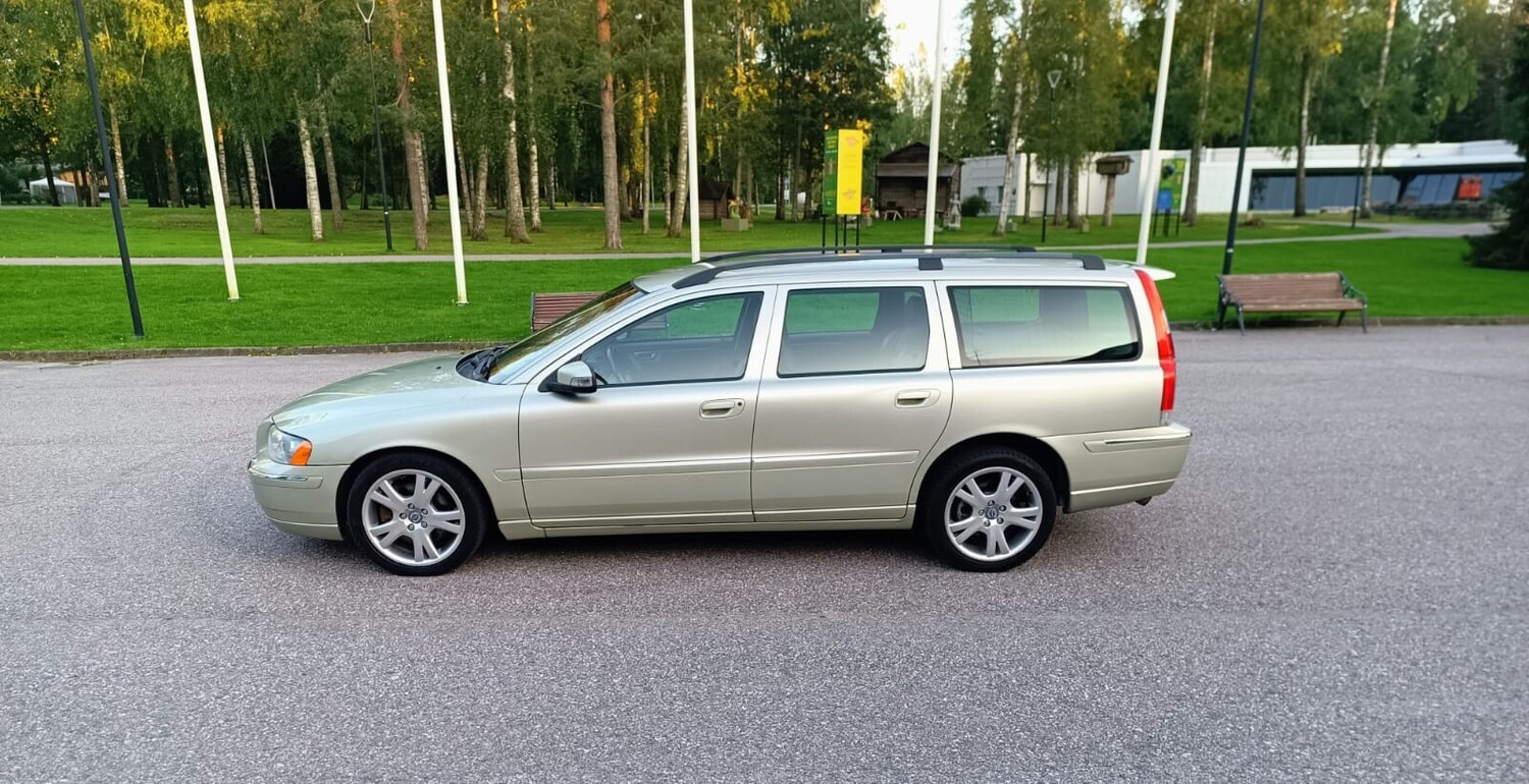 Volvo V70 vaihtoauto