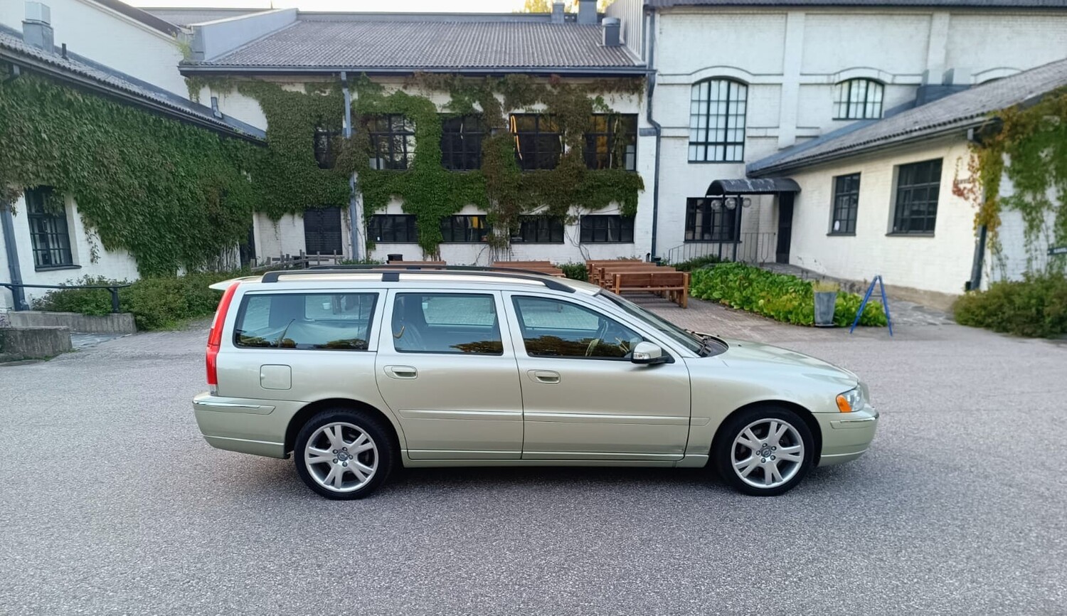 Volvo V70 vaihtoauto