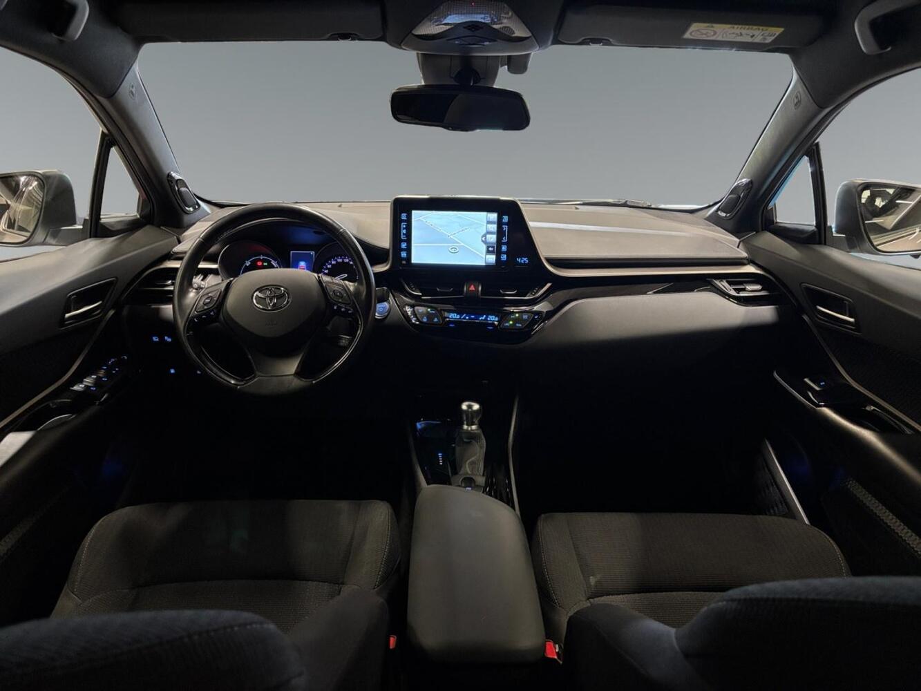 Toyota C-HR vaihtoauto