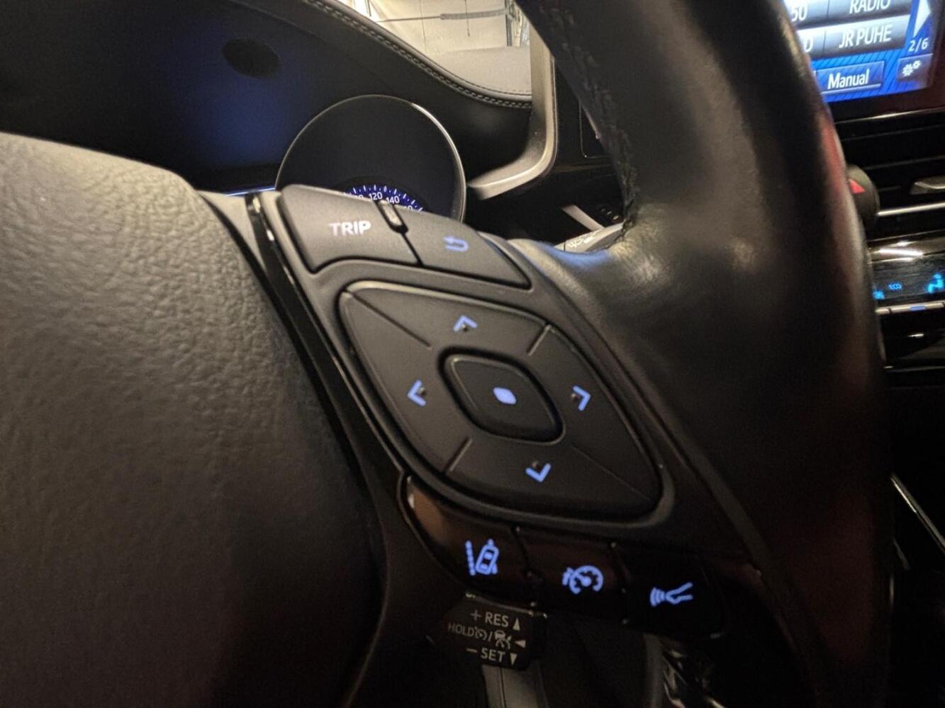 Toyota C-HR vaihtoauto