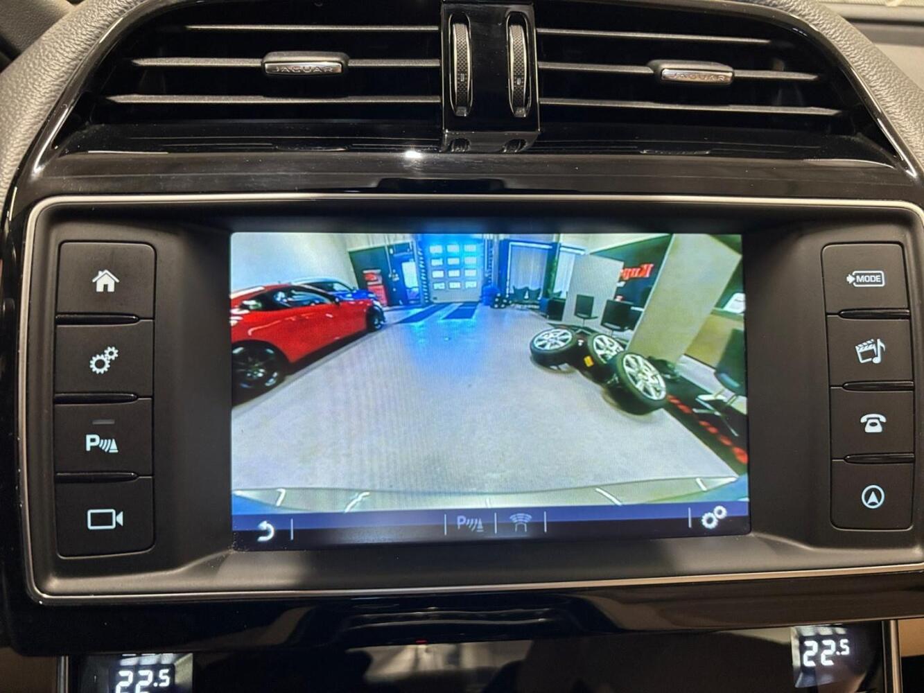 Jaguar XE vaihtoauto