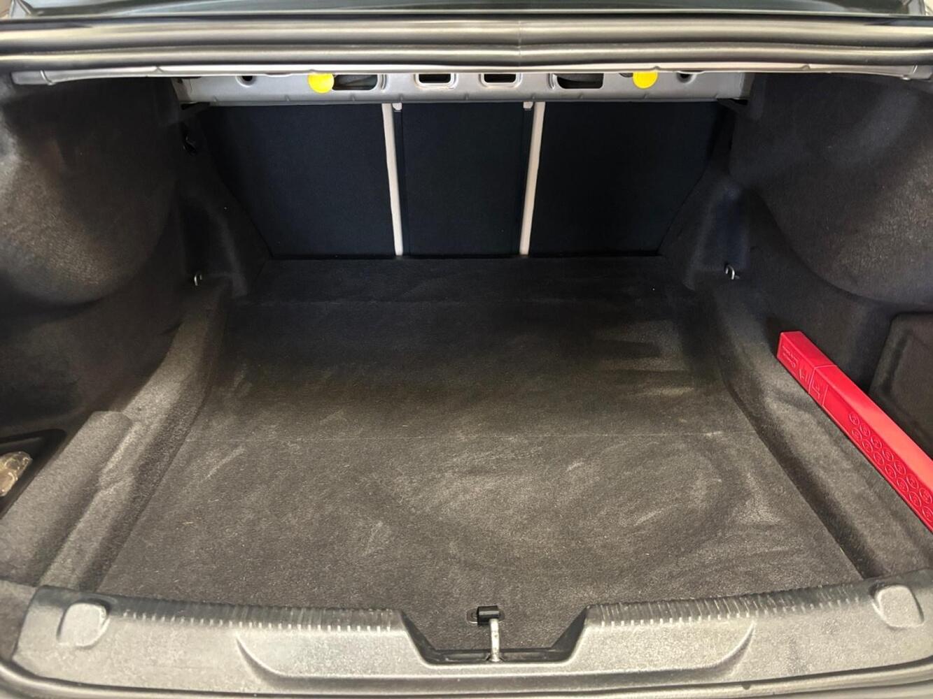 Jaguar XE vaihtoauto