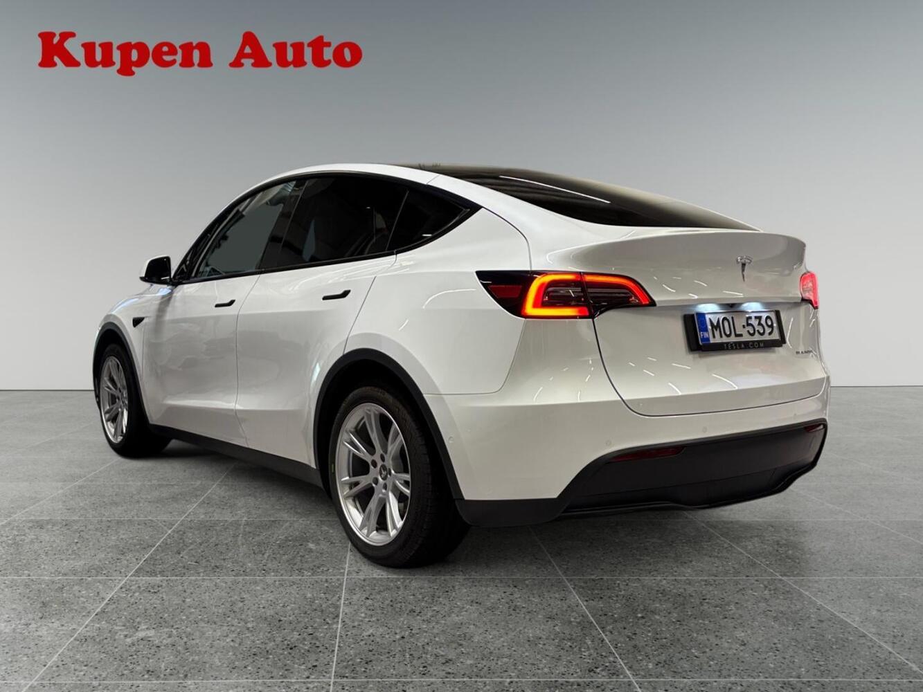 Tesla Model Y vaihtoauto