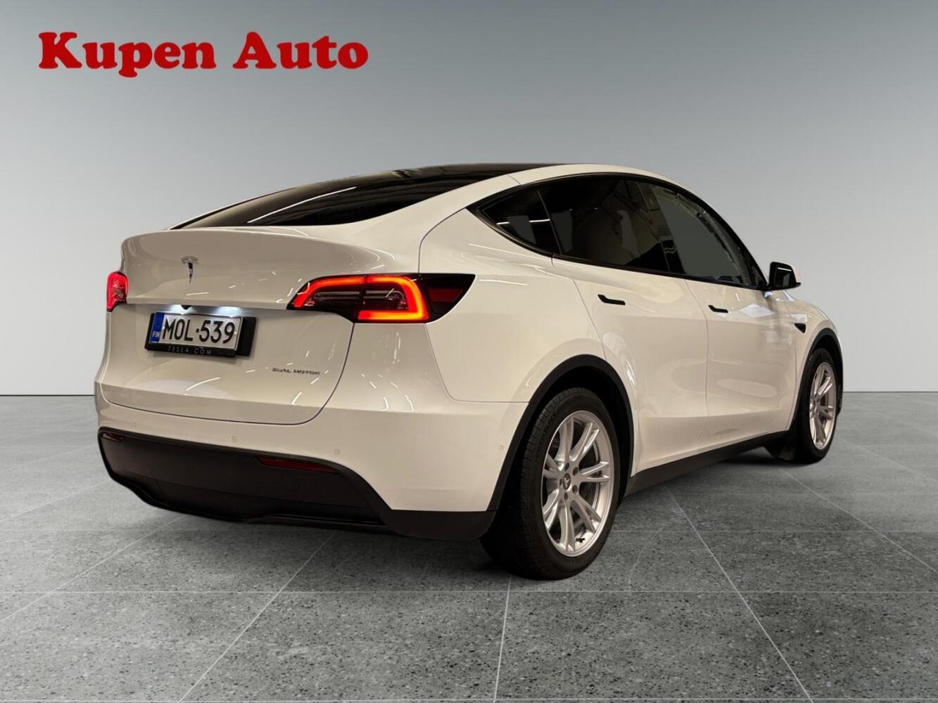 Tesla Model Y vaihtoauto