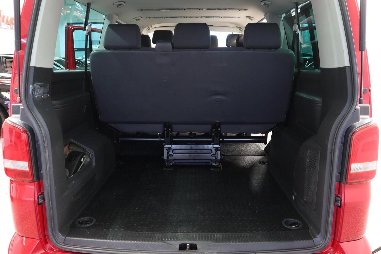 Volkswagen Caravelle vaihtoauto