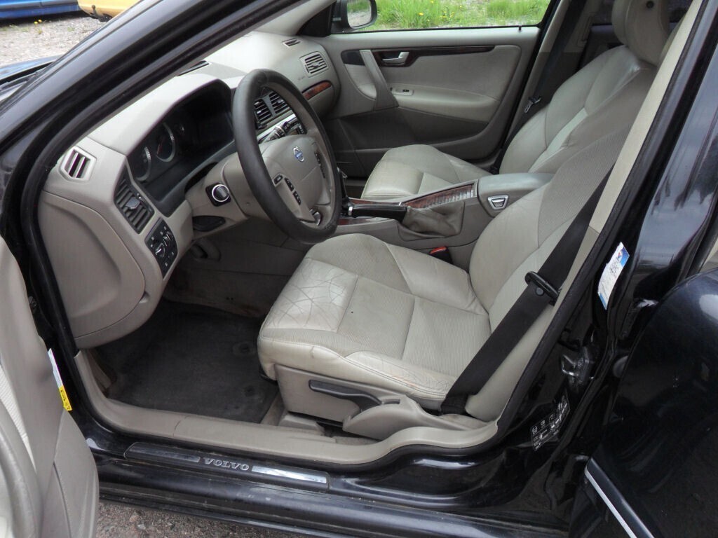 Volvo V70 vaihtoauto