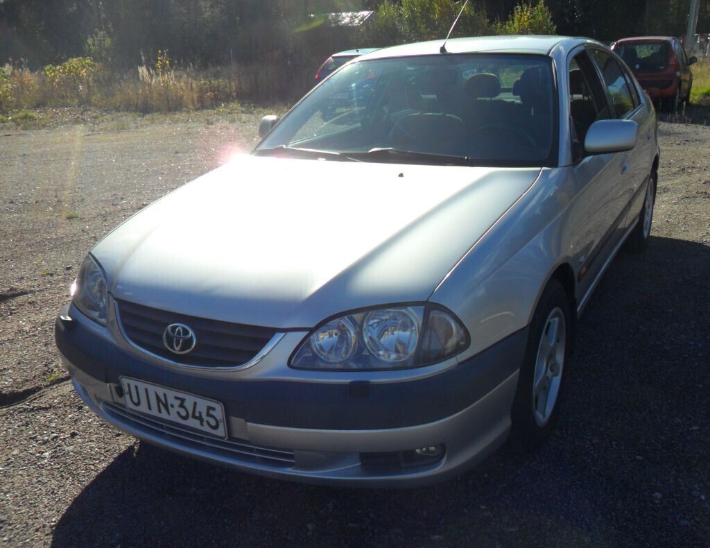 Toyota Avensis vaihtoauto