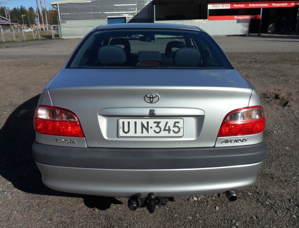Toyota Avensis vaihtoauto