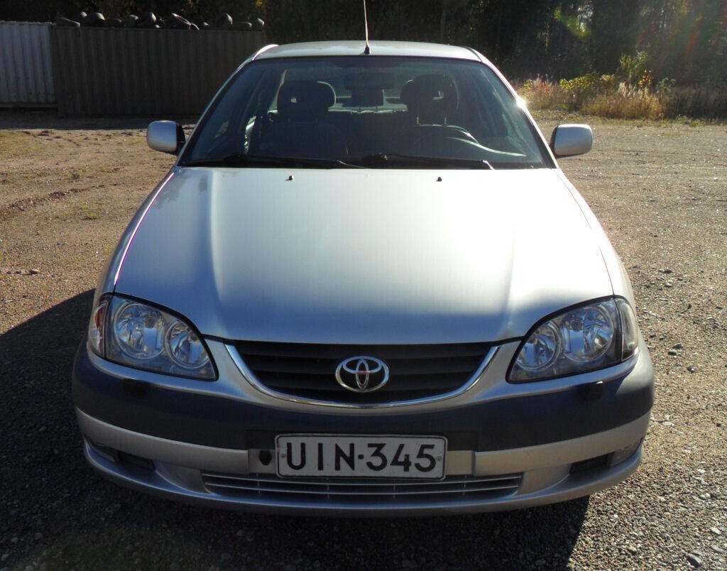 Toyota Avensis vaihtoauto
