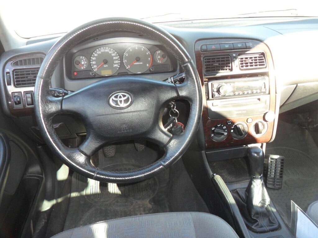 Toyota Avensis vaihtoauto
