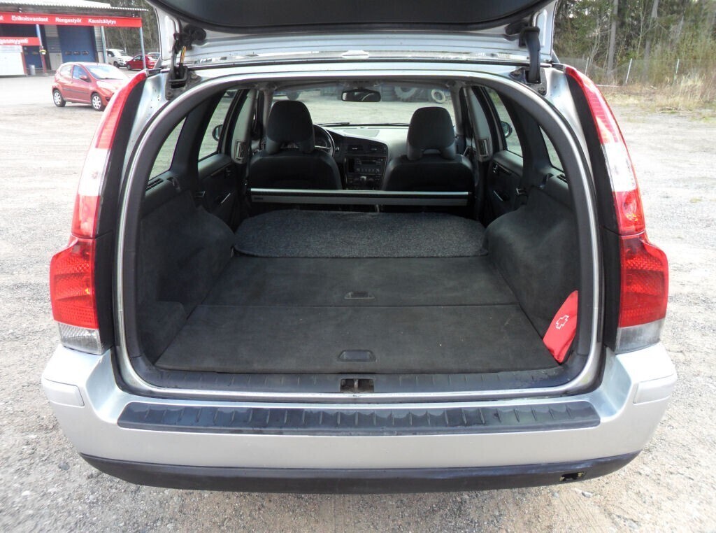 Volvo V70 vaihtoauto