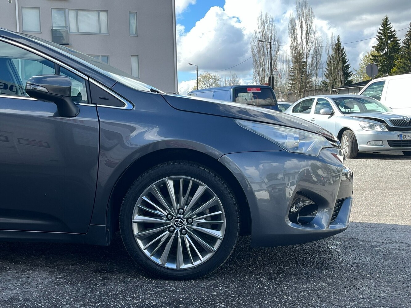 Toyota Avensis vaihtoauto