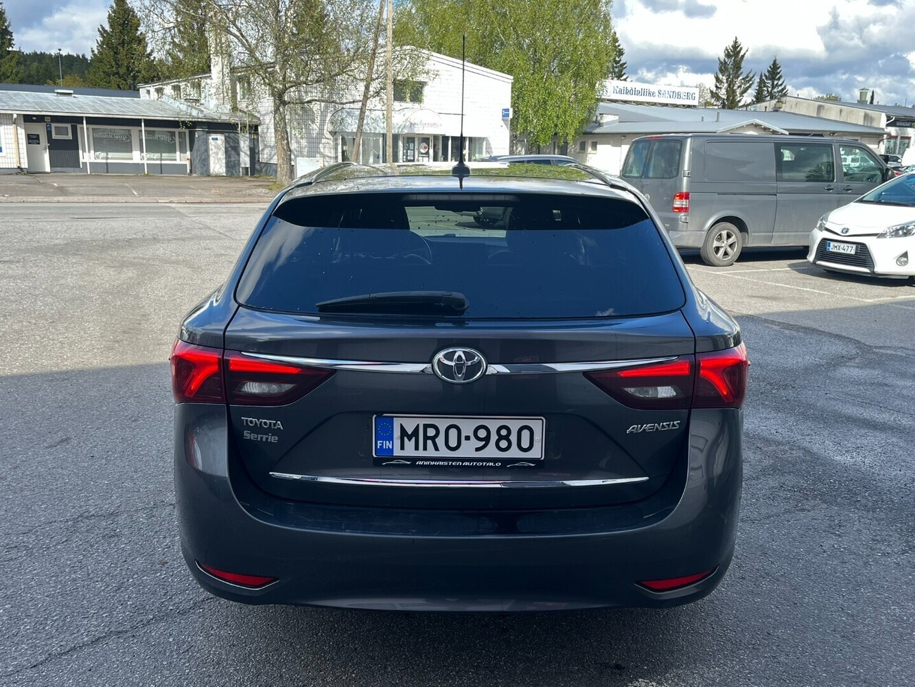Toyota Avensis vaihtoauto