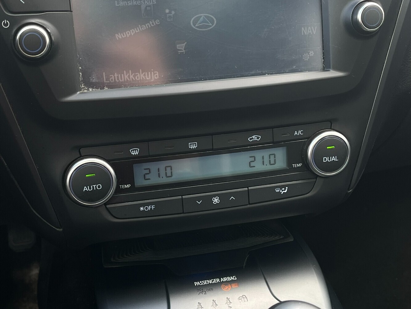 Toyota Avensis vaihtoauto