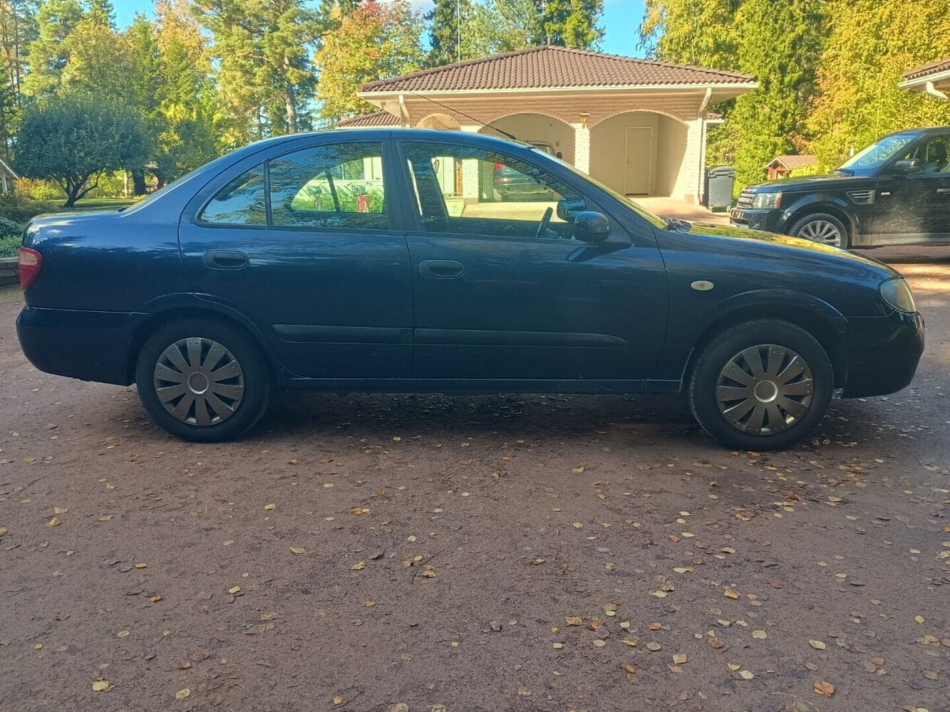 Nissan Almera vaihtoauto
