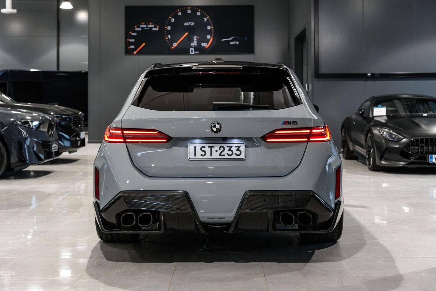 BMW M5 vaihtoauto