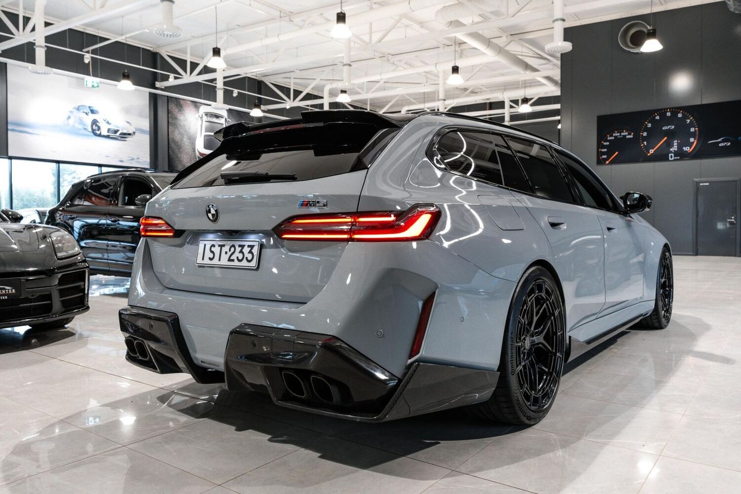 BMW M5 vaihtoauto