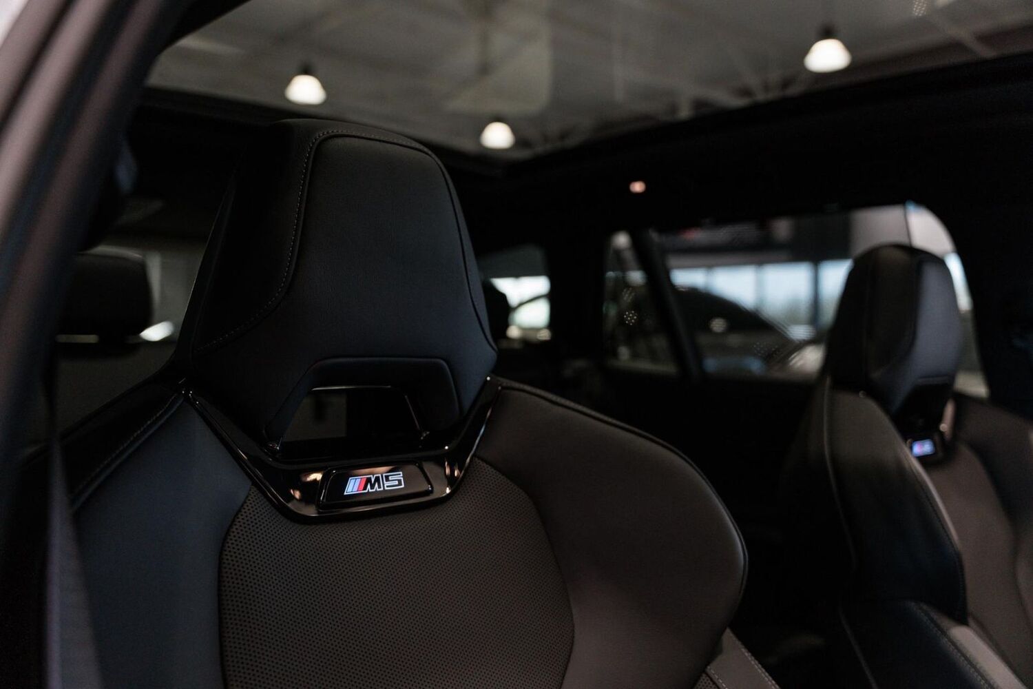 BMW M5 vaihtoauto
