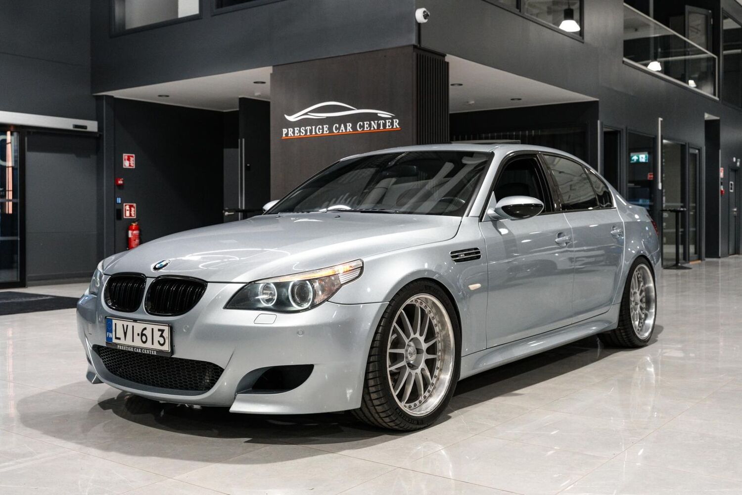 BMW M5 vaihtoauto