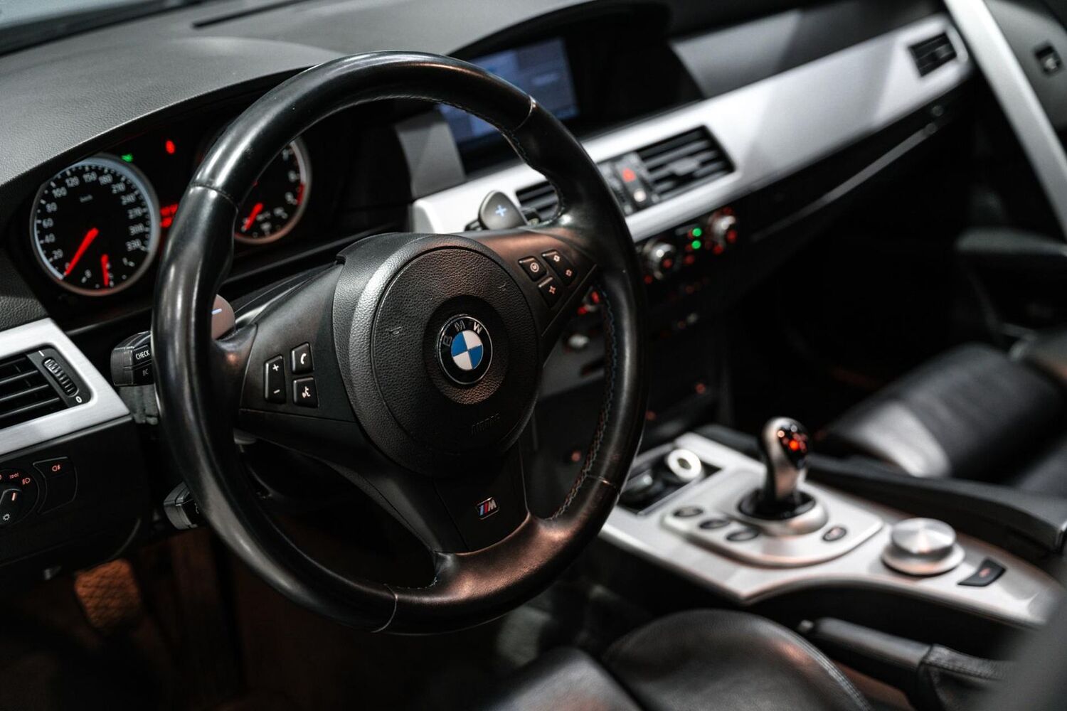 BMW M5 vaihtoauto